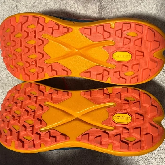 Hoka, new without tags, size 9.5, Tecton x - Picture 13 of 13